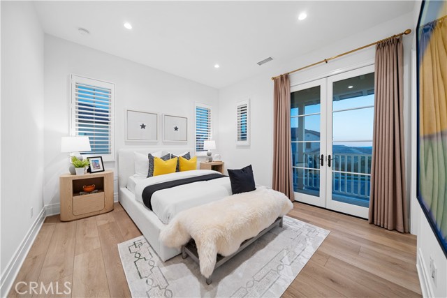 101 Lustro, Irvine CA: https://media.crmls.org/medias/61487153-b22e-453c-91b5-306c7ddab5b5.jpg