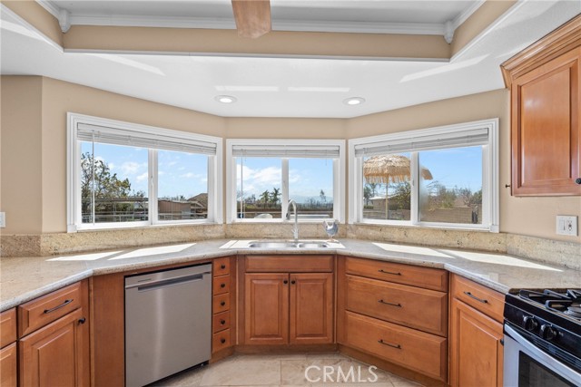Detail Gallery Image 10 of 36 For 9543 Sunflower St, Rancho Cucamonga,  CA 91737 - 4 Beds | 3 Baths