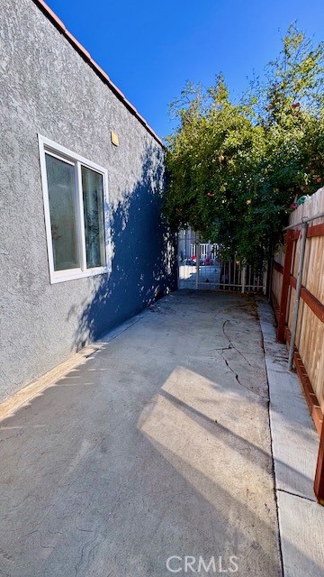 Detail Gallery Image 5 of 29 For 1026 W 108th, Los Angeles,  CA 90044 - 3 Beds | 2 Baths