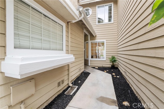 Detail Gallery Image 3 of 48 For 740 S Crown Pointe Dr, Anaheim Hills,  CA 92807 - 3 Beds | 2/1 Baths