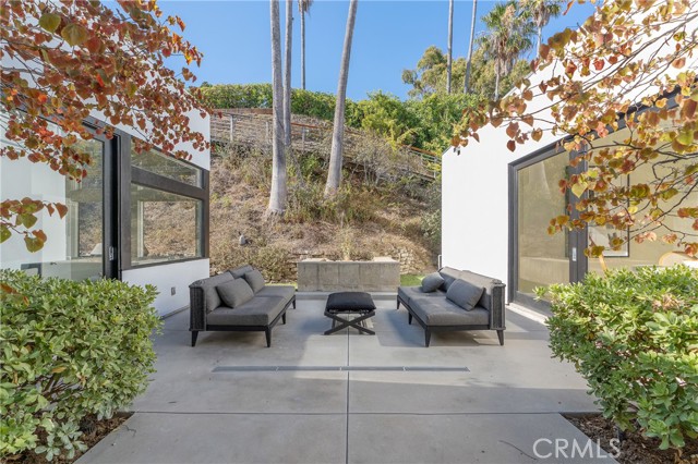 Detail Gallery Image 8 of 28 For 1436 Summitridge Dr, Beverly Hills,  CA 90210 - 4 Beds | 5/1 Baths
