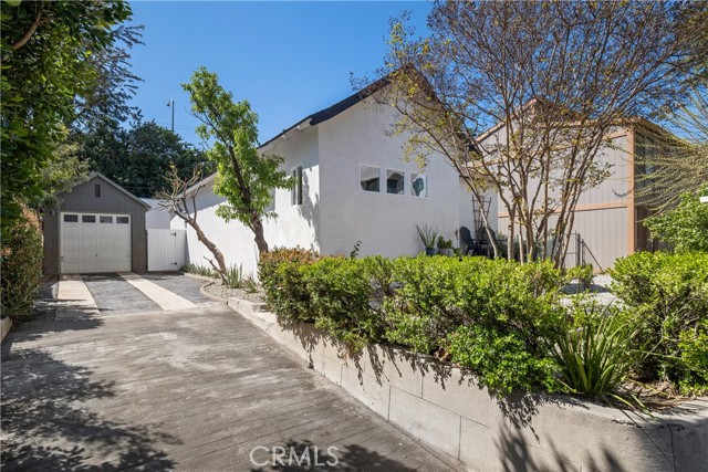 10808 Sarah St. photo 1