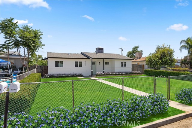 3125 Fillmore Avenue, Bakersfield CA: https://media.crmls.org/medias/614a30c5-db5f-439b-aecb-f580d084623e.jpg