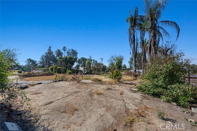 2441 El Molino Avenue, Altadena CA: https://media.crmls.org/medias/614a9243-80fc-4569-92a0-0aeaf4218a79.jpg