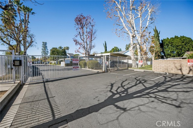 Detail Gallery Image 18 of 19 For 7025 Glade Ave #11,  Canoga Park,  CA 91303 - 2 Beds | 2 Baths