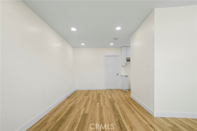 200 N Willow N Avenue, Compton CA: https://media.crmls.org/medias/614b6c86-7707-4351-b83c-55a1b5656301.jpg