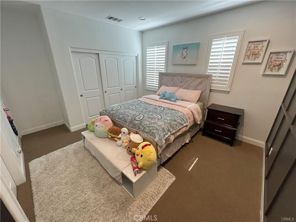 https://media.crmls.org/medias/614b7c51-7119-4b41-a96d-11a365f9b7e5.jpg?preset=X-Large