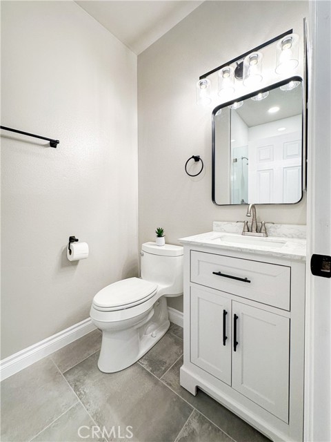 1012 S Country Glen Way, Anaheim CA: https://media.crmls.org/medias/614ba947-eb1f-4742-bcce-00fdd602c224.jpg