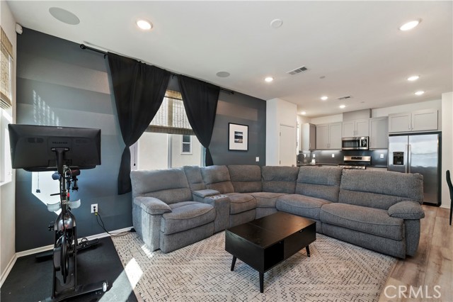 Detail Gallery Image 12 of 33 For 5494 Seacliff Pl #55,  San Diego,  CA 92154 - 2 Beds | 2/1 Baths