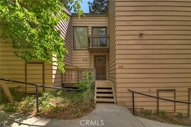 27821 Peninsula Drive #332, Lake Arrowhead CA: https://media.crmls.org/medias/614d1851-ece7-42ab-99f1-dc0cea42b43c.jpg