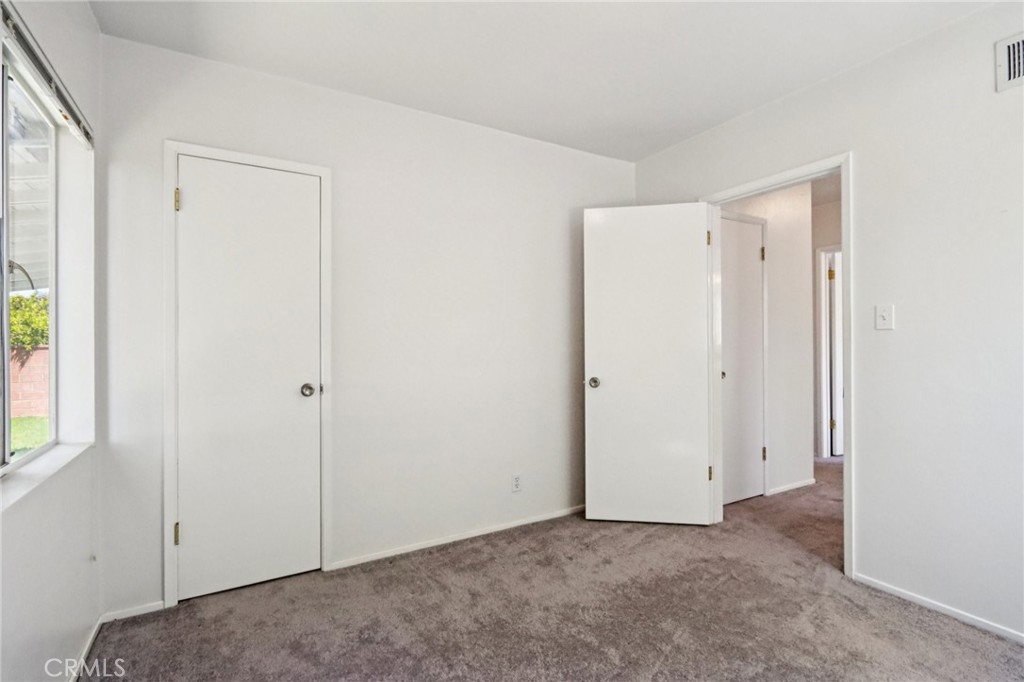 MLS #OC25176543 img 21