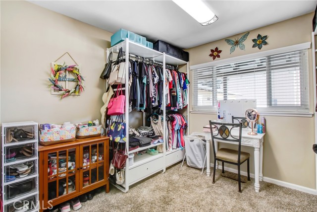 35710 Avenue H, Yucaipa CA: https://media.crmls.org/medias/614d6859-e1d1-4a3b-942b-d7c2ba6fcf6d.jpg