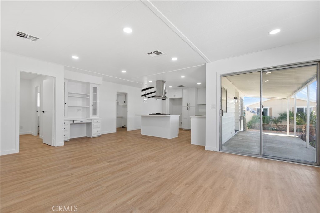 MLS #OC25240033 image #21