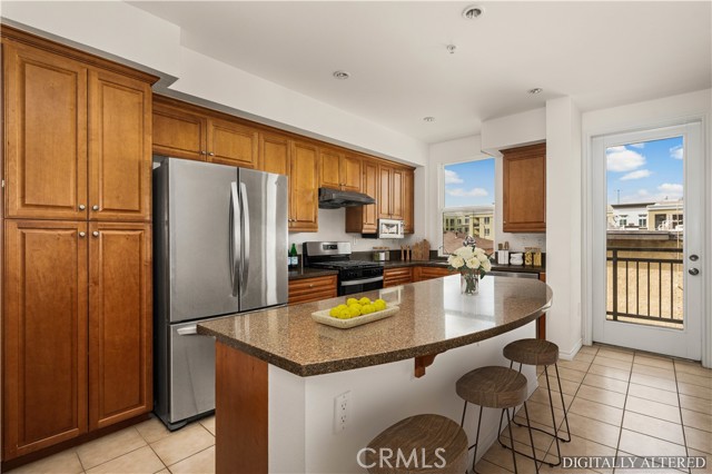 Detail Gallery Image 4 of 30 For 85 E Commonwealth Ave 3d,  Alhambra,  CA 91801 - 2 Beds | 2 Baths
