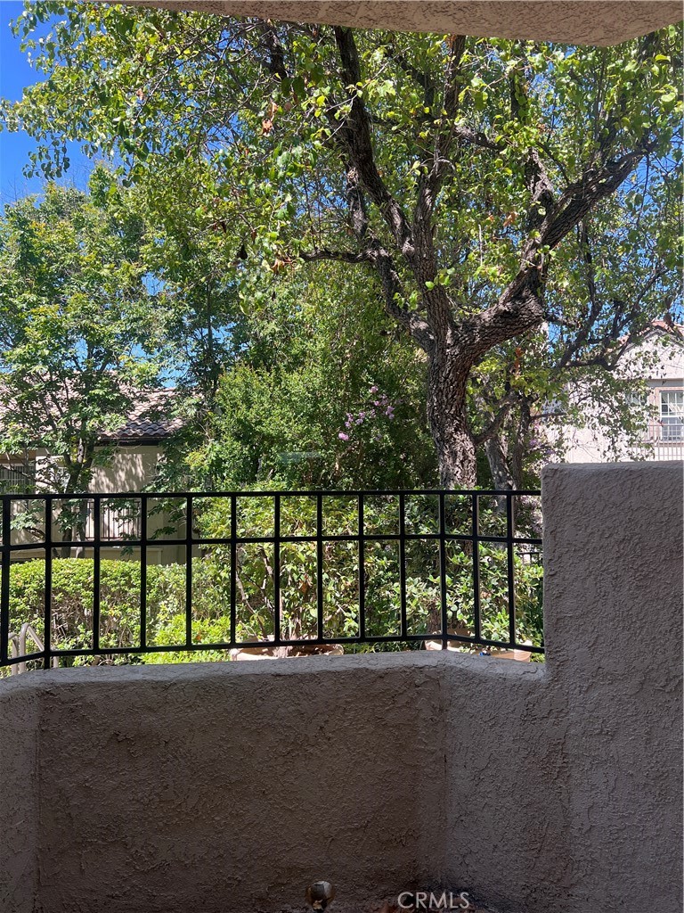 https://media.crmls.org/medias/614e0077-97e4-4bfc-8f60-8e4825b9cb3b.jpg?preset=X-Large