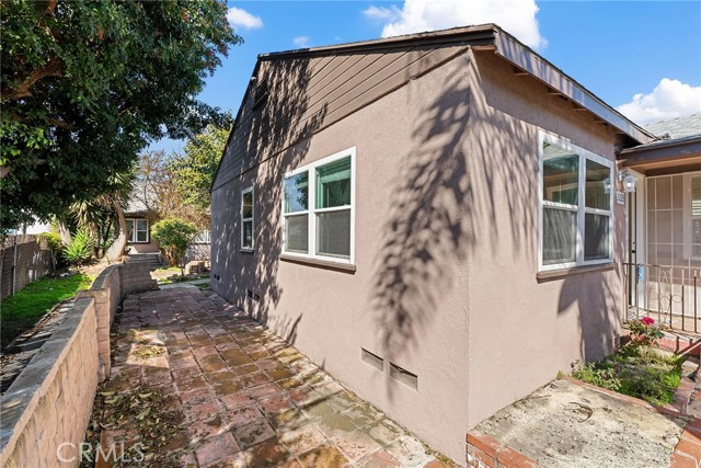 2223 Locust Avenue, Long Beach, California 90806, ,Multi-Family,For Sale,Locust,DW25054836