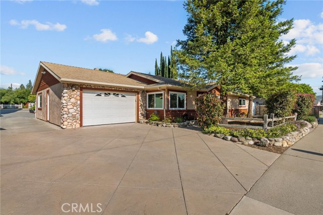 2830 Kadota Street photo 3