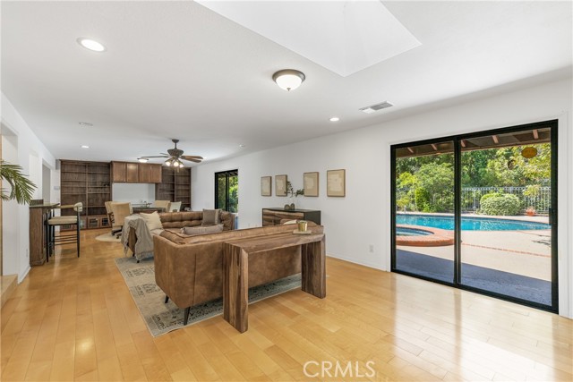 6 Woodland Lane, Arcadia CA: https://media.crmls.org/medias/614ecf2d-1cf7-4d95-84aa-2b765141456b.jpg