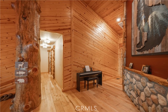 Image 22 of 50 For 1901 State Court