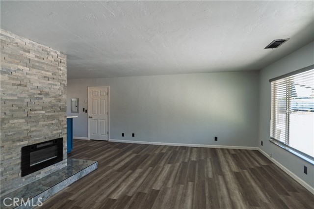 Detail Gallery Image 5 of 54 For 27 Emerald Dr, Merced,  CA 95340 - 3 Beds | 2 Baths