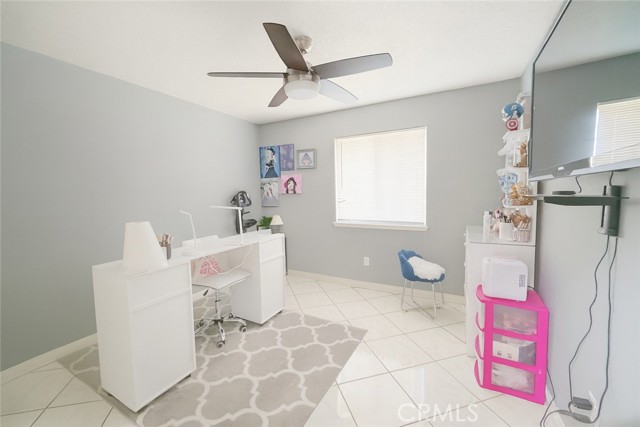 14112 Pacoima Court, Victorville CA: https://media.crmls.org/medias/614fc4ec-b14d-4b18-a4ae-a5433851336e.jpg