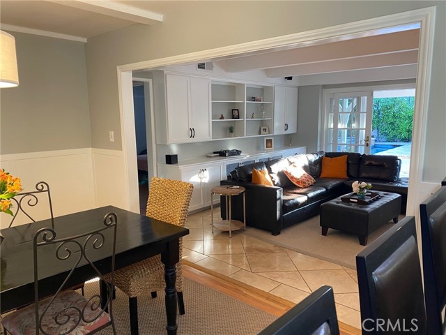 4125 Bakman Avenue, Studio City CA: https://media.crmls.org/medias/614fed7d-3302-4cb1-957a-8fd2fd7fd247.jpg