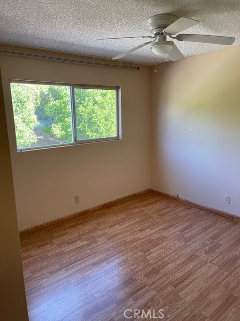 7727 Via Capri, Burbank CA: https://media.crmls.org/medias/615125e5-452e-42f7-bff7-920da93f162c.jpg