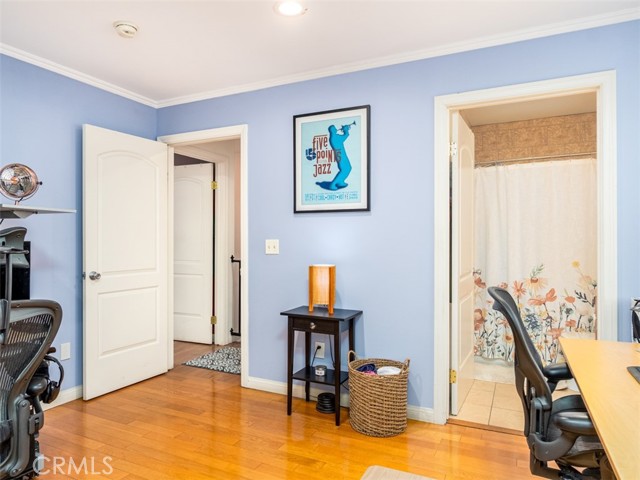 Detail Gallery Image 19 of 24 For 15053 Victory Bld #13,  Van Nuys,  CA 91411 - 2 Beds | 3 Baths