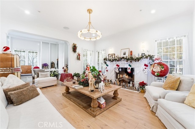 Detail Gallery Image 9 of 55 For 381 S Henning Way, Anaheim,  CA 92807 - 6 Beds | 6 Baths