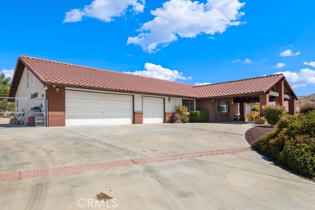 Detail Gallery Image 2 of 49 For 18994 Pachappa Rd, Apple Valley,  CA 92307 - 3 Beds | 2/1 Baths