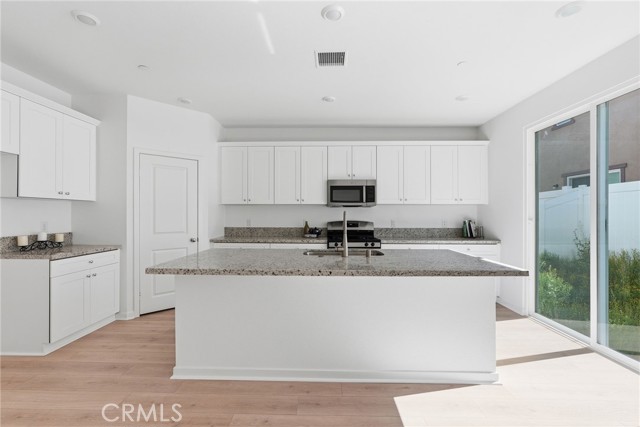 Detail Gallery Image 5 of 55 For 29165 Victoria Beach, Winchester,  CA 92596 - 4 Beds | 1/1 Baths