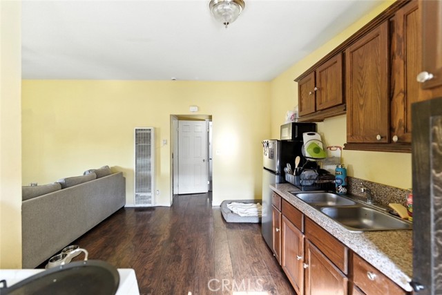 8876 Cypress Avenue, Riverside CA: https://media.crmls.org/medias/61540233-5c8a-4dbe-b470-8371ed14c8c1.jpg