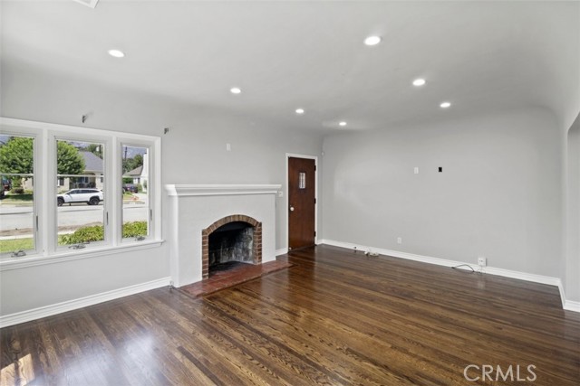 Detail Gallery Image 5 of 36 For 2682 E Villa St, Pasadena,  CA 91107 - 4 Beds | 3 Baths