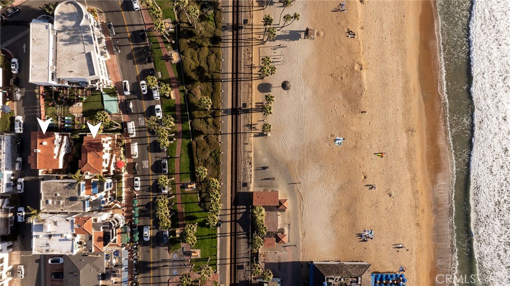 https://media.crmls.org/medias/615514b6-df82-4b8c-9e6c-fc83bd15c476.jpg?preset=X-Large