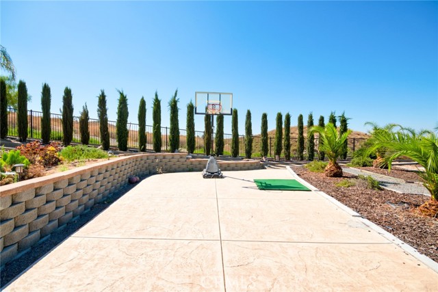 Detail Gallery Image 32 of 34 For 10746 Vista Ln, Moreno Valley,  CA 92557 - 5 Beds | 2/1 Baths