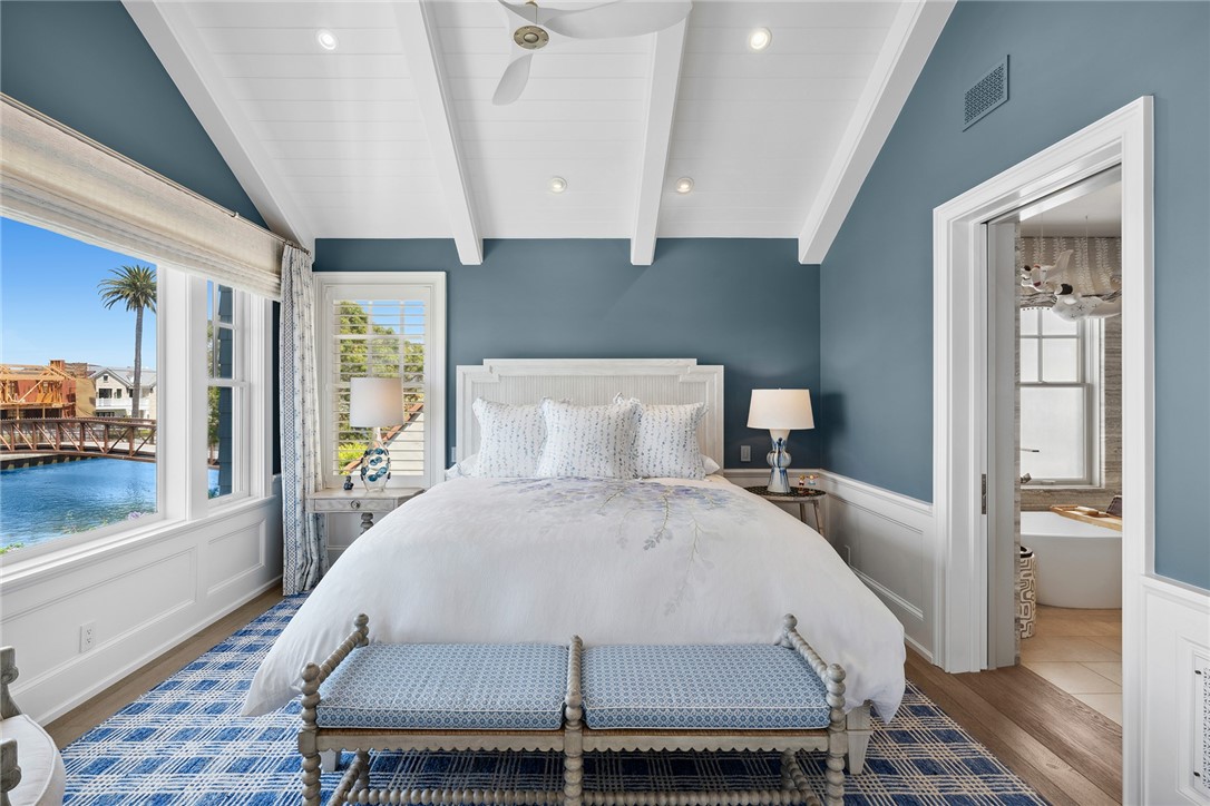 Detail Gallery Image 20 of 48 For 505 W Edgewater Ave, Newport Beach,  CA 92661 - 4 Beds | 4/1 Baths