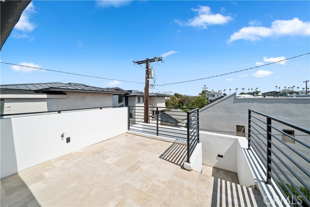 312 Carnation Avenue, Corona del Mar CA: https://media.crmls.org/medias/6155dbf6-d417-43e2-95f1-362bb544d01a.jpg