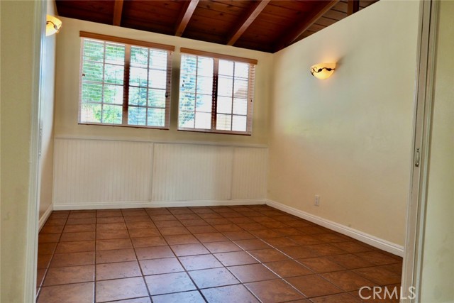 Detail Gallery Image 4 of 19 For 8512 Fullbright Ave, Winnetka,  CA 91306 - 3 Beds | 2 Baths