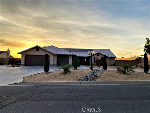 Detail Gallery Image 1 of 1 For 20248 Majestic Dr, Apple Valley,  CA 92308 - 5 Beds | 3 Baths
