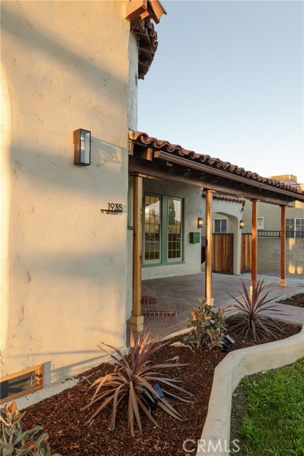 Detail Gallery Image 38 of 42 For 1935 W 76th St, Los Angeles,  CA 90047 - 3 Beds | 3 Baths