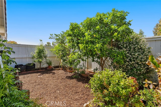 226 Greenmoor, Irvine CA: https://media.crmls.org/medias/61567a3d-0e6c-4d4b-9824-363dac425858.jpg
