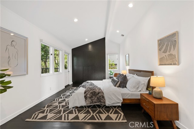 1156 S Carmelina Avenue, Los Angeles CA: https://media.crmls.org/medias/6156a8bb-9115-4da1-af1a-da054ec27366.jpg