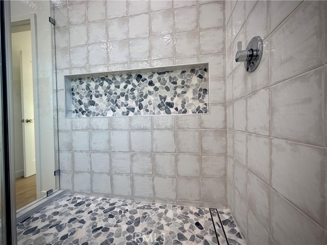 6118 Amos, Lakewood CA: https://media.crmls.org/medias/6157b4c2-d2c6-4eab-8bfc-c418c9a16b57.jpg