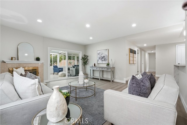 Detail Gallery Image 9 of 48 For 10377 Morning Glory Ave, Fountain Valley,  CA 92708 - 4 Beds | 2 Baths