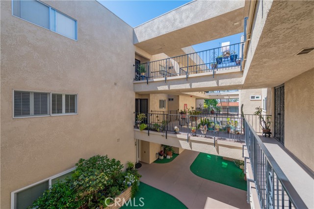 2381 Via Mariposa W, Laguna Woods CA: https://media.crmls.org/medias/61583c81-3e2e-432b-838c-b6432fe845f8.jpg