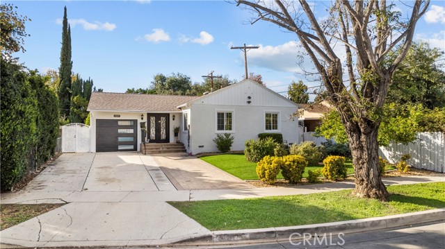 Detail Gallery Image 2 of 41 For 18019 Tiara, Encino,  CA 91316 - 4 Beds | 2 Baths