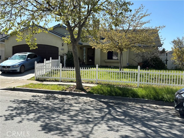 Detail Gallery Image 2 of 26 For 1043 Pioneer Trail Rd, Paso Robles,  CA 93446 - 5 Beds | 2 Baths