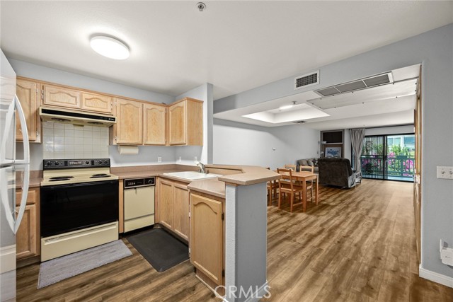 321 N orange, Monterey Park CA: https://media.crmls.org/medias/6159312a-45e2-49cc-bfa3-0cf3258520dd.jpg