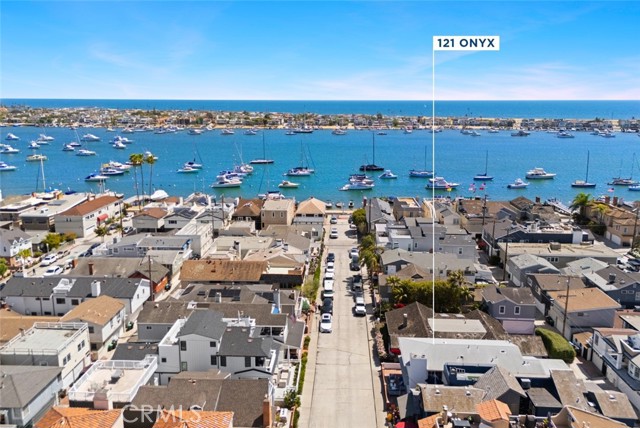 Detail Gallery Image 7 of 8 For 121 Onyx Ave, Newport Beach,  CA 92662 - 3 Beds | 3 Baths