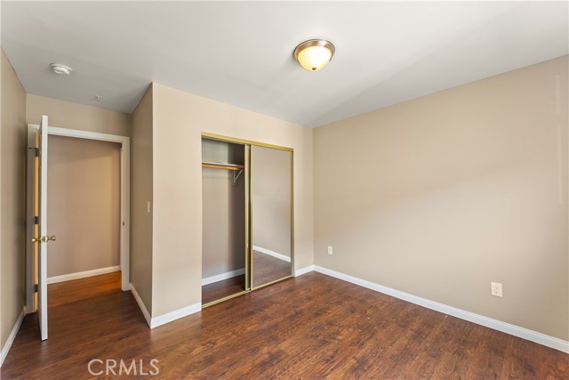 6102 S San Pedro Street, Los Angeles CA: https://media.crmls.org/medias/615a0c2d-d85e-4feb-bff7-067ba5f19a3e.jpg